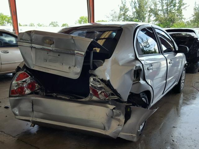 KL1TD56E89B346890 - 2009 CHEVROLET AVEO LS GRAY photo 4