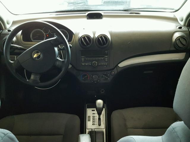 KL1TD56E89B346890 - 2009 CHEVROLET AVEO LS GRAY photo 9