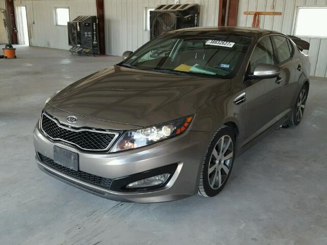 5XXGR4A63CG001029 - 2012 KIA OPTIMA SX GRAY photo 2