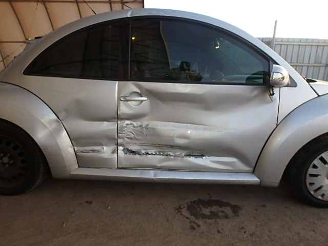 3VWEW31C77M522174 - 2007 VOLKSWAGEN NEW BEETLE 银色 照片 9