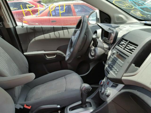 1G1JA5SH4E4179217 - 2014 CHEVROLET SONIC LS WHITE photo 5