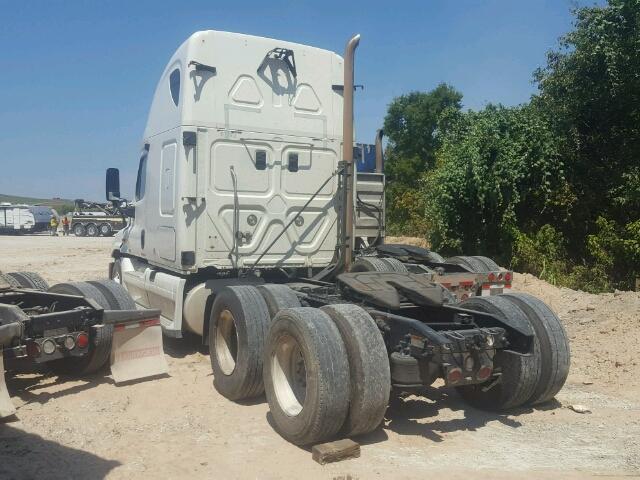 1FUJGLDRXBLBB2520 - 2011 FREIGHTLINER CASCADIA 1 WHITE photo 3