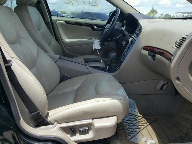 YV1RS61T842326646 - 2004 VOLVO S60 أسود صورة 5