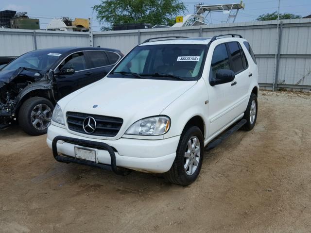 4JGAB72E3XA127194 - 1999 MERCEDES-BENZ ML 430 WHITE photo 2