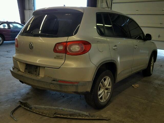 WVGBV7AX6BW547011 - 2011 VOLKSWAGEN TIGUAN S SILVER photo 4