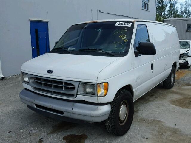 1FTRE14262HB81572 - 2002 FORD ECONOLINE WHITE photo 2