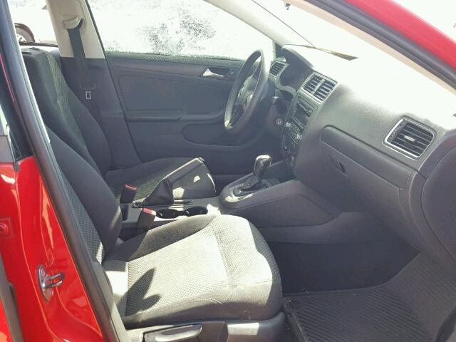 3VW2K7AJ1DM402435 - 2013 VOLKSWAGEN JETTA BASE 红色 照片 5