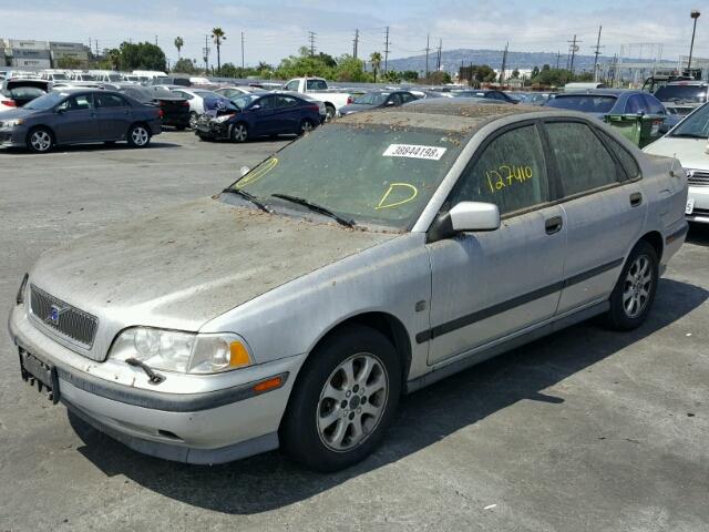 YV1VS2556YF583001 - 2000 VOLVO S40 SILVER photo 2