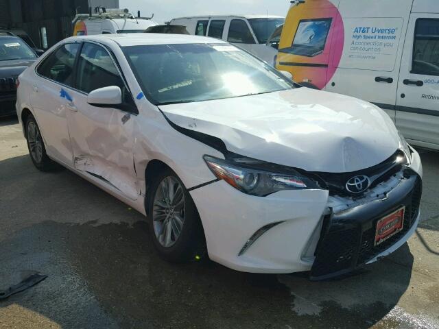 4T1BF1FK9FU475648 - 2015 TOYOTA CAMRY LE WHITE photo 1