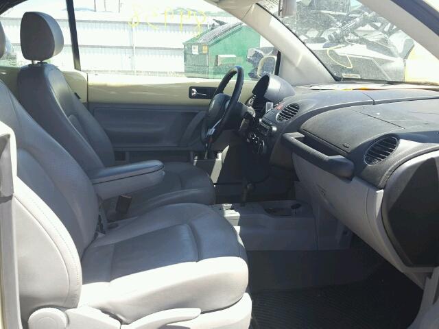 3VWSF31Y66M304272 - 2006 VOLKSWAGEN NEW BEETLE 黄色 照片 5