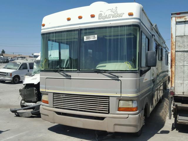 5B4LP37J6Y3318701 - 2000 BOUN MOTORHOME TWO TONE photo 2