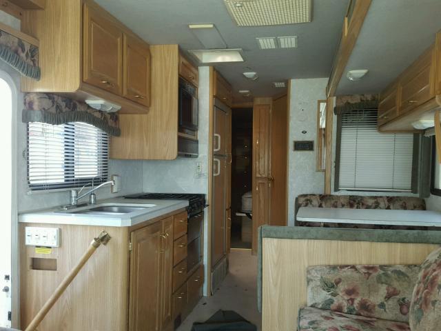 5B4LP37J6Y3318701 - 2000 BOUN MOTORHOME TWO TONE photo 6