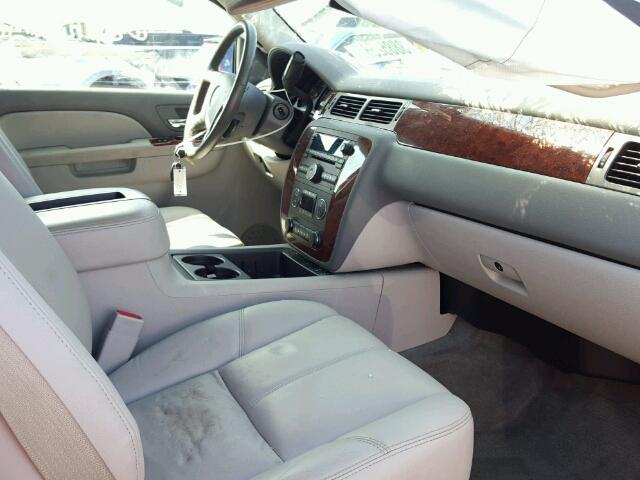 1GNSKJE77DR247524 - 2013 CHEVROLET SUBURBAN K SILVER photo 5