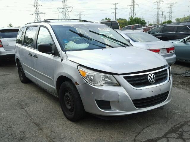 2V8HW44179R608178 - 2009 VOLKSWAGEN ROUTAN S SILVER photo 1