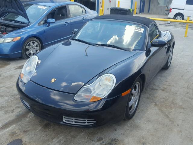 WP0CA2982XU627705 - 1999 PORSCHE BOXSTER BLACK photo 2