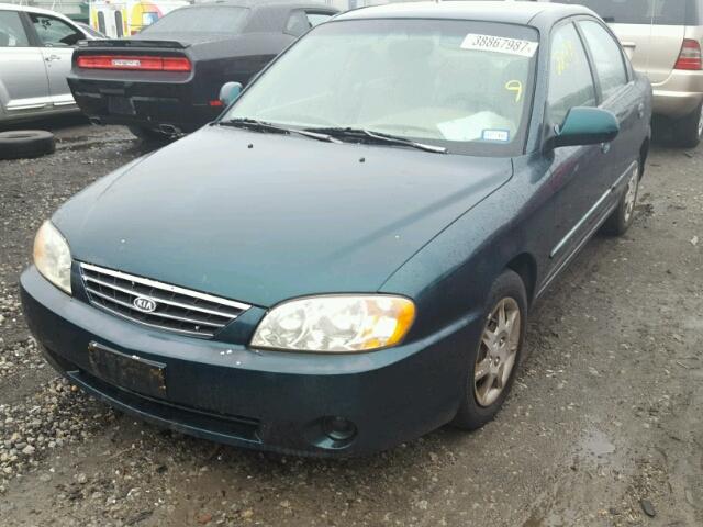 KNAFB121935287049 - 2003 KIA SPECTRA BA GREEN photo 2