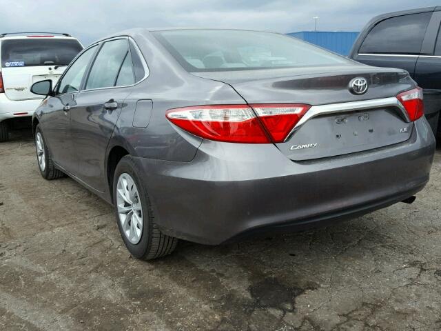 4T4BF1FK3FR471200 - 2015 TOYOTA CAMRY LE GRAY photo 3