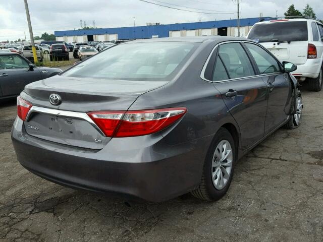4T4BF1FK3FR471200 - 2015 TOYOTA CAMRY LE GRAY photo 4