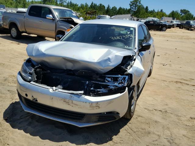 3VW2K7AJ4DM309568 - 2013 VOLKSWAGEN JETTA BASE Արծաթագույն լուսանկար 2
