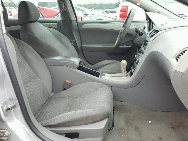 1G1ZA5EB5AF243399 - 2010 CHEVROLET MALIBU LS Gümüş foto 5