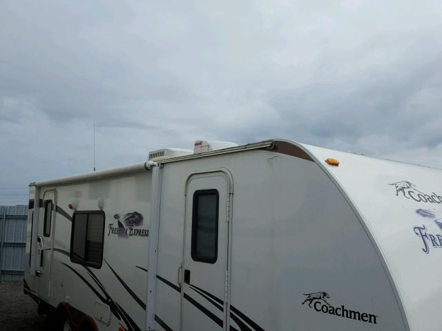 5ZT2FETB7AA001562 - 2010 CCHM CAMPER WHITE photo 9