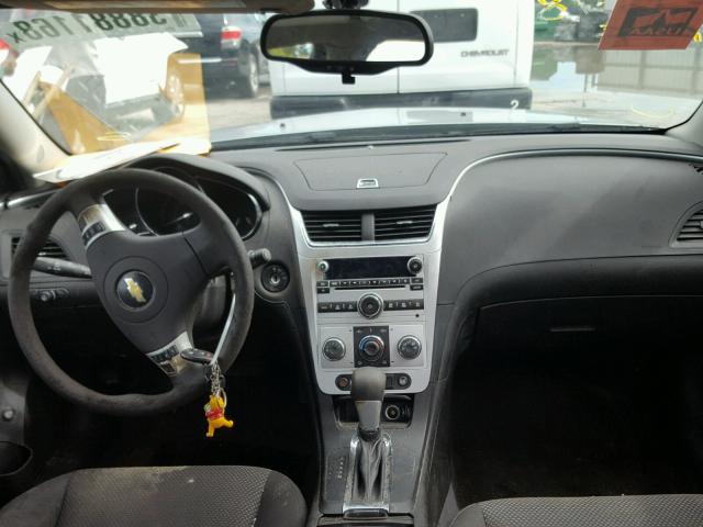 1G1ZC5E14BF360863 - 2011 CHEVROLET MALIBU 1LT ვერცხლისფერი ფოტო 9