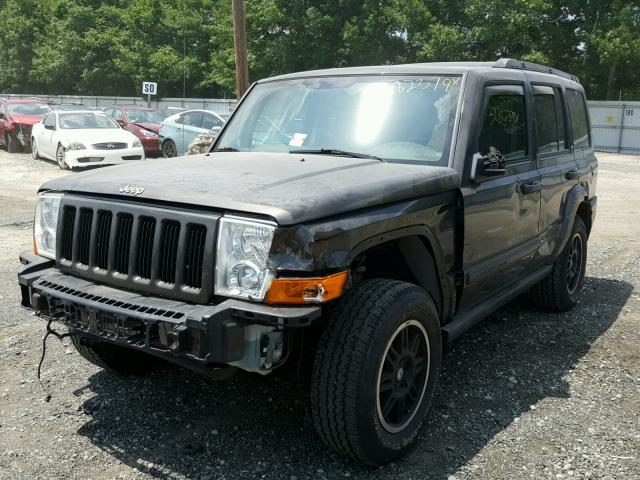 1J8HG48KX6C209208 - 2006 JEEP COMMANDER GRAY photo 2
