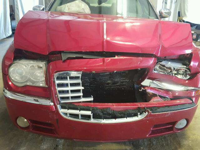 2C3KA63HX7H728736 - 2007 CHRYSLER 300C RED photo 9