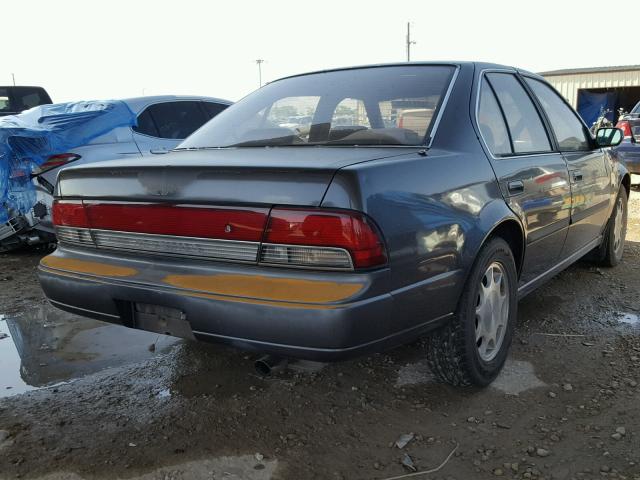 JN1HJ01F8NT027815 - 1992 NISSAN MAXIMA GXE GRAY photo 4