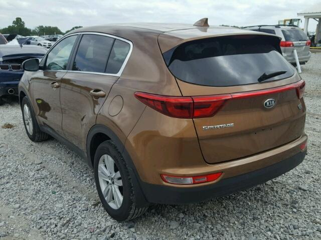 KNDPMCAC7H7221093 - 2017 KIA SPORTAGE GOLD photo 3