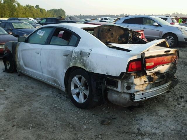 2B3CL3CG6BH576965 - 2011 DODGE CHARGER WHITE photo 3