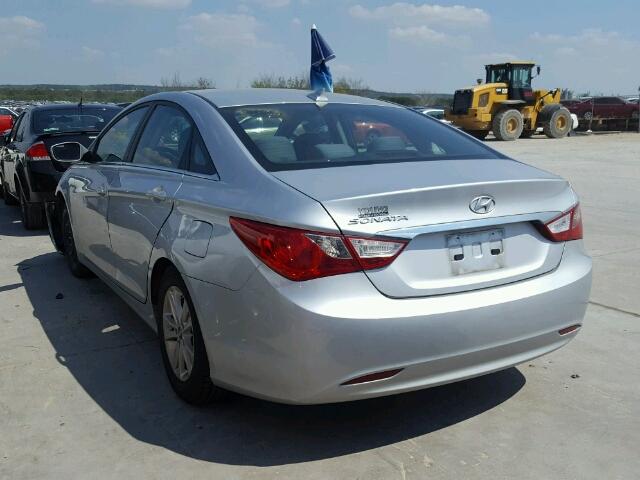 5NPEB4AC3DH758004 - 2013 HYUNDAI SONATA GLS SILVER photo 3