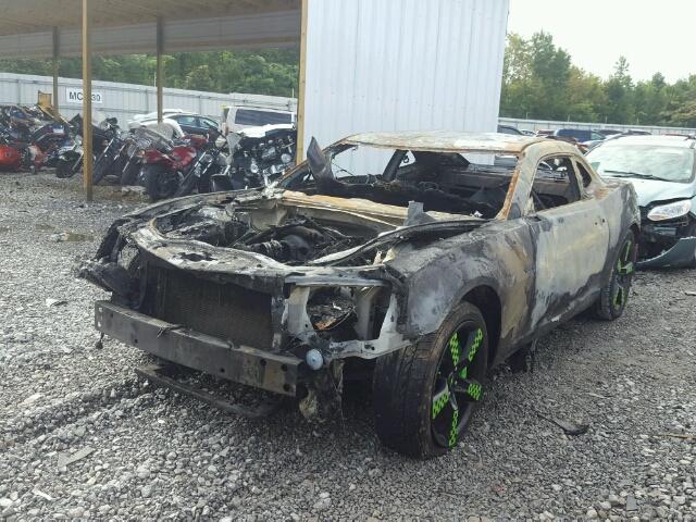 2G1FJ1EJ6A9215655 - 2010 CHEVROLET CAMARO BURN photo 2