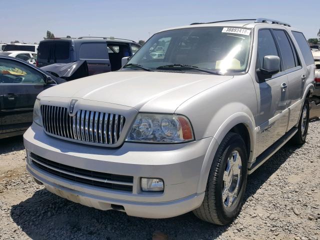 5LMFU28536LJ05397 - 2006 LINCOLN NAVIGATOR თეთრი ფოტო 2