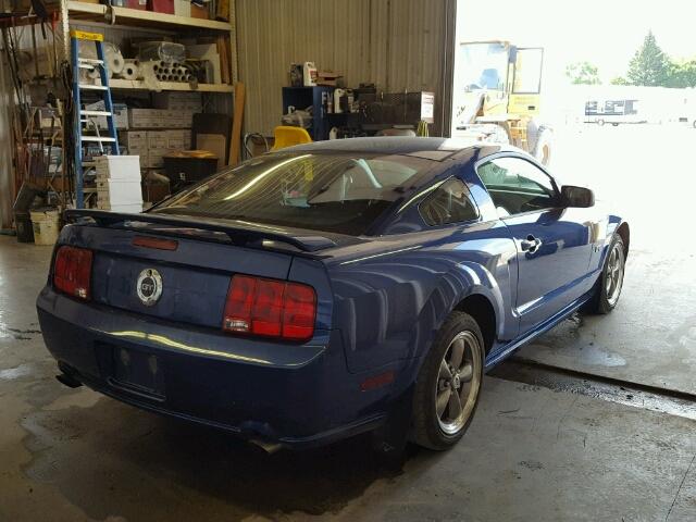 1ZVFT82H665137729 - 2006 FORD MUSTANG BLUE photo 4