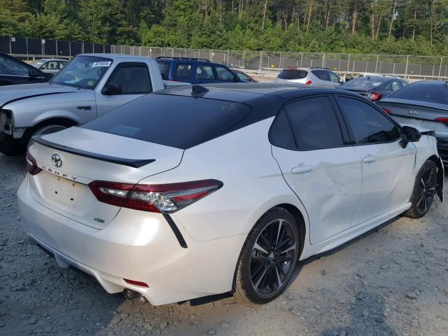 4T1BZ1HK3JU001160 - 2018 TOYOTA CAMRY XSE WHITE photo 4