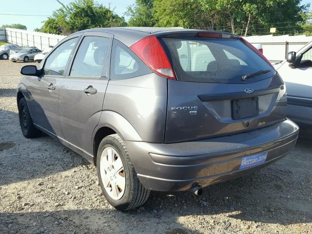 1FAHP37N46W218097 - 2006 FORD FOCUS ZX5 GRAY photo 3