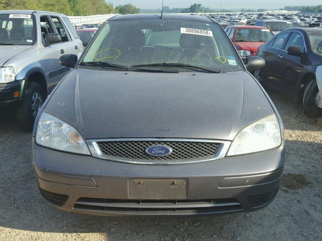 1FAHP37N46W218097 - 2006 FORD FOCUS ZX5 GRAY photo 9