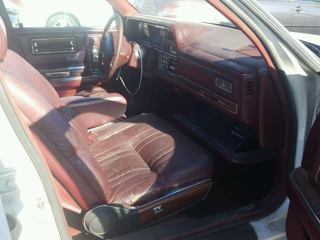 1C3XY56R2LD858243 - 1990 CHRYSLER IMPERIAL 白色 照片 5