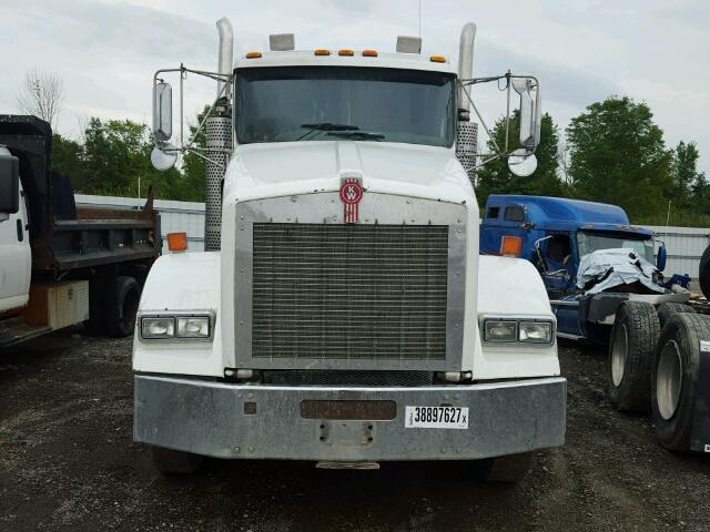 1XKDDB9X45J072424 - 2005 KENWORTH CONSTRUCTI WHITE photo 9