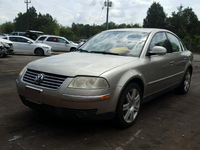 WVWRU63B45P019581 - 2005 VOLKSWAGEN PASSAT GLX GOLD photo 2