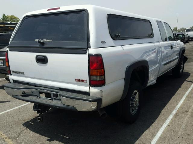 1GTHC29U15E112988 - 2005 GMC SIERRA C25 WHITE photo 4