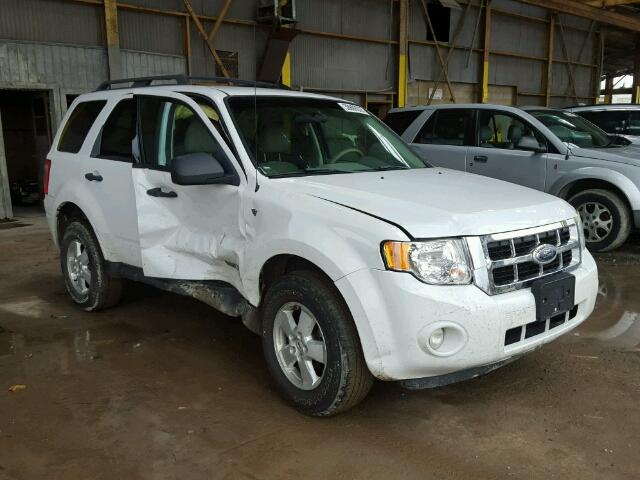 1FMCU93198KD86777 - 2008 FORD ESCAPE XLT WHITE photo 1