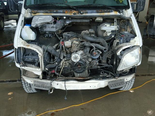 WD0PD744155840234 - 2005 DODGE SPRINTER 2 WHITE photo 9