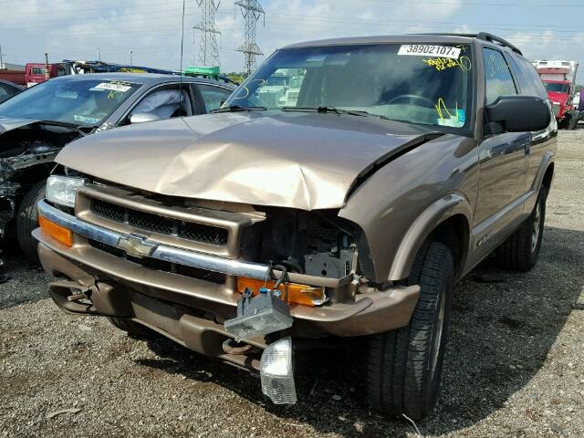 1GNCT18X53K129881 - 2003 CHEVROLET BLAZER BROWN photo 2