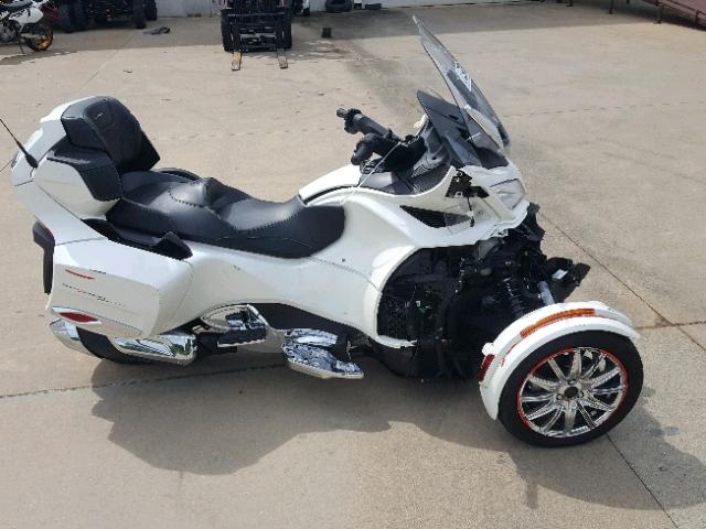 2BXNBDD22GV004075 - 2016 CAN-AM SPYDER ROA WHITE photo 1