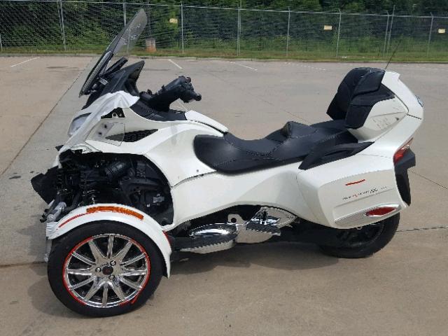 2BXNBDD22GV004075 - 2016 CAN-AM SPYDER ROA WHITE photo 3