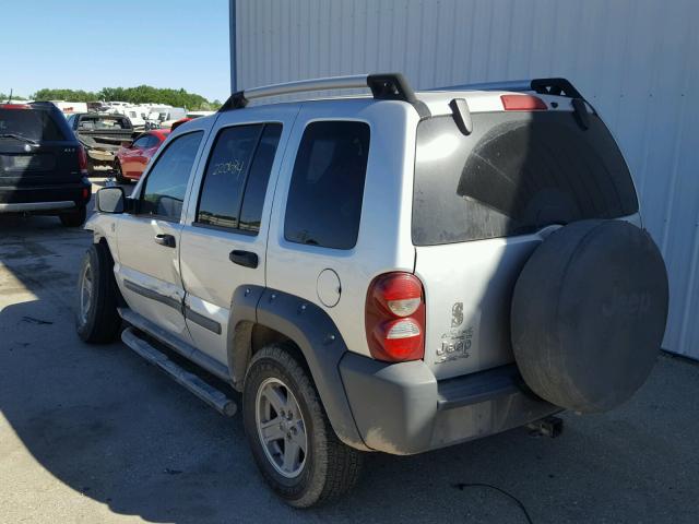 1J4GL38KX5W682591 - 2005 JEEP LIBERTY RE SILVER photo 3
