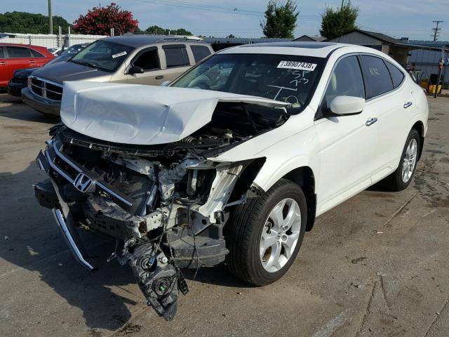 5J6TF2H51BL003282 - 2011 HONDA ACCORD CRO WHITE photo 2