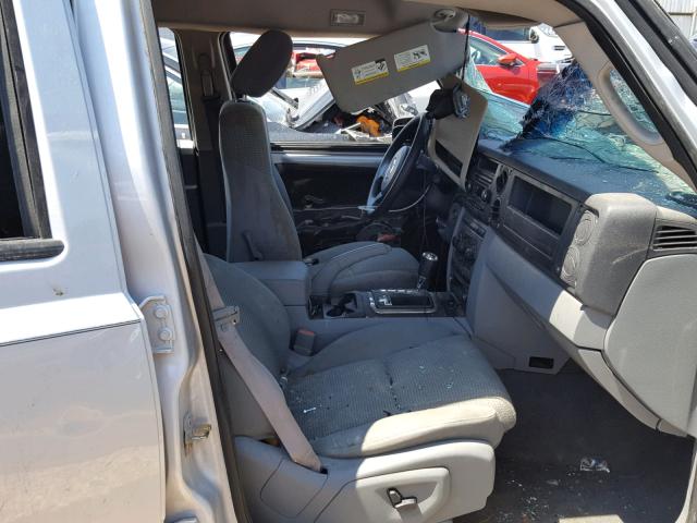 1J8HG48N96C318270 - 2006 JEEP COMMANDER SILVER photo 5